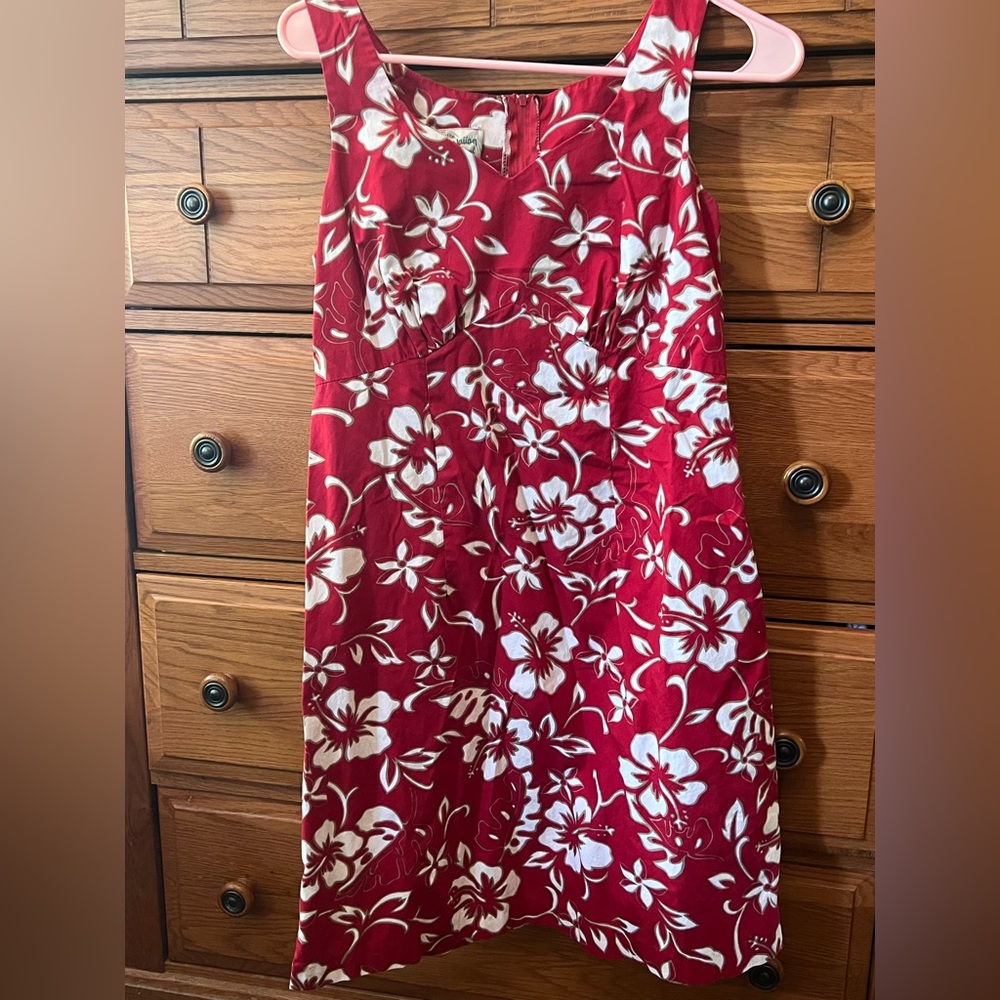 |Hilo Hattie|The Hawaiian Original|Classic Smock Back Sundress (red hibiscus)